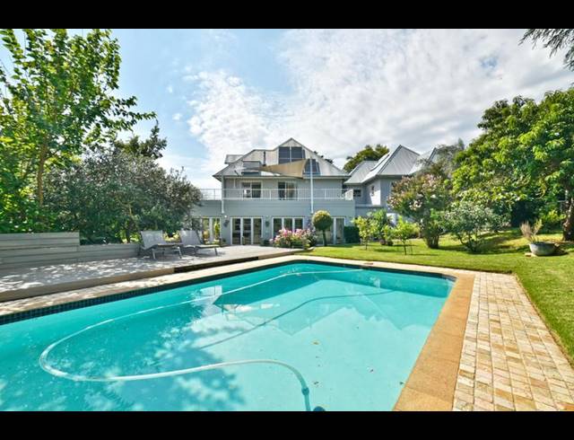 6 BEDROOM HOUSE FOR SALE IN EMMARENTIA